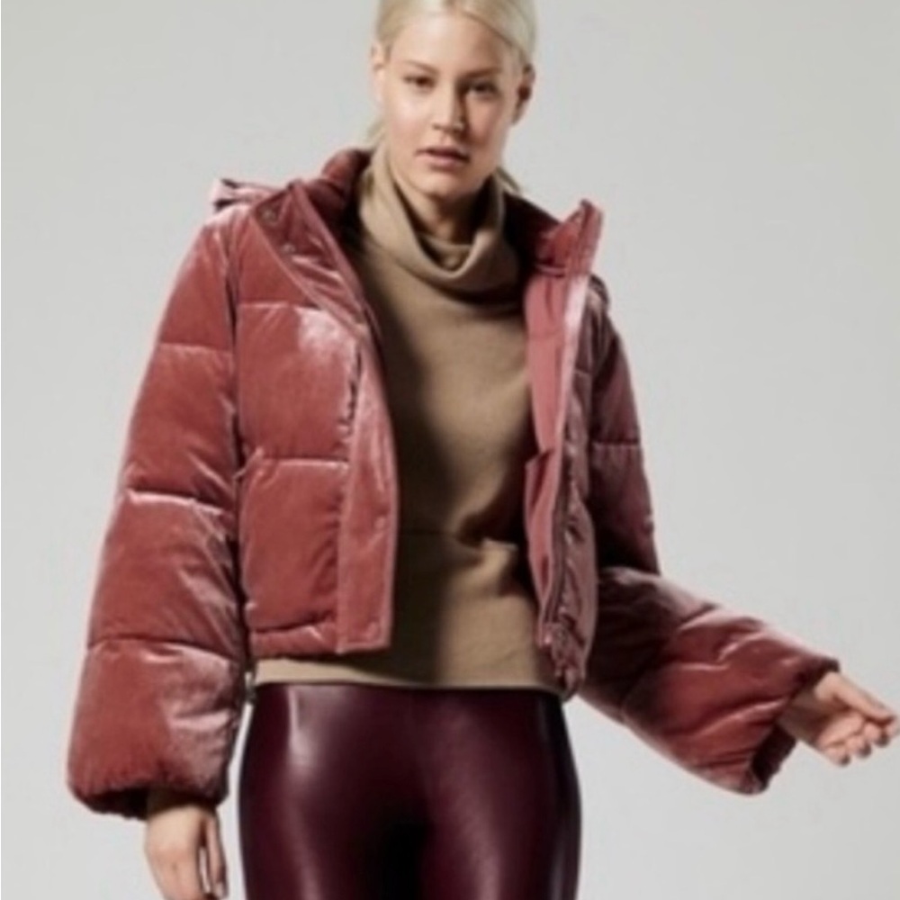 ALO Yoga Cropped Puffer Jacket Velvet Velour Rosewood Size Large - Picture 3 of 6